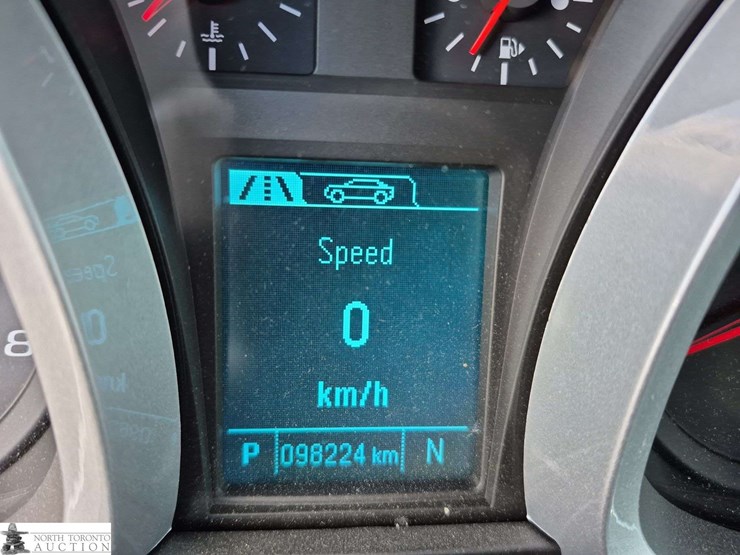 2017-chevrolet-equinox-image-17