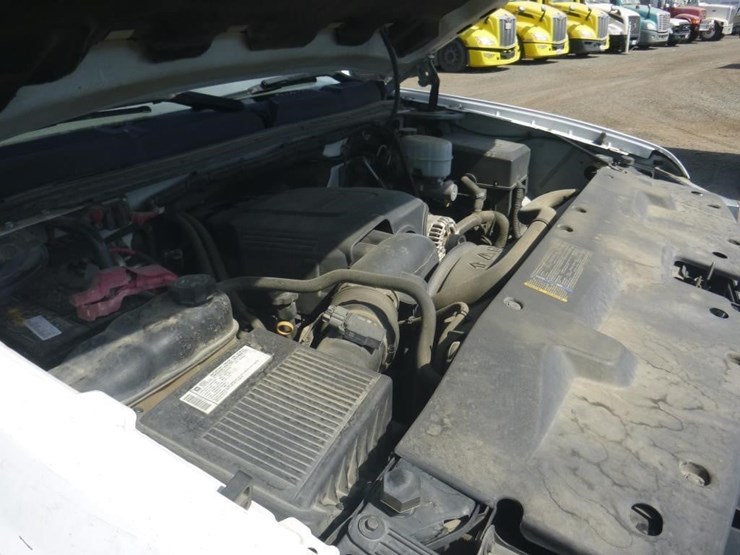 2009-chevrolet-3500hd-image-11