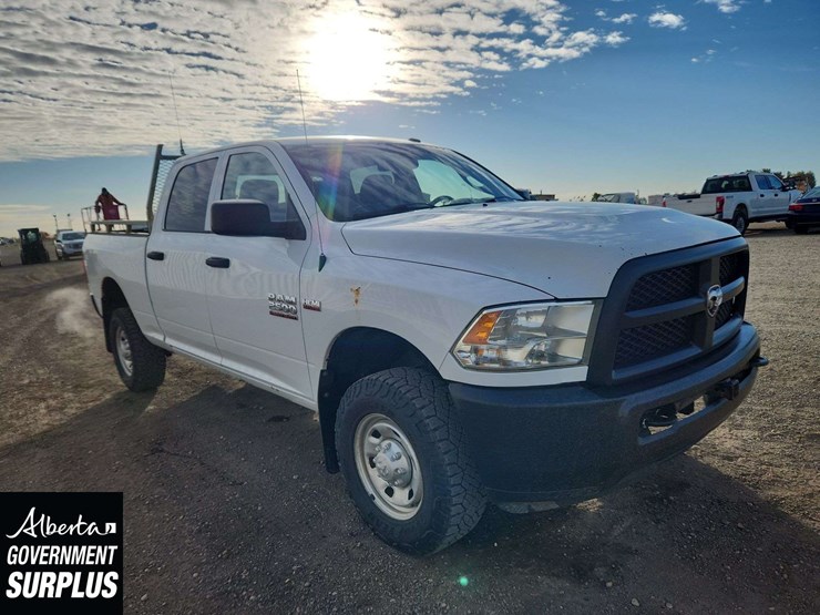 2015-dodge-2500-image-2