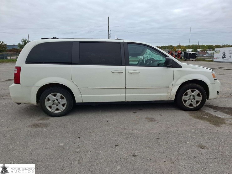 2010-dodge-grand-caravan-se-image-4