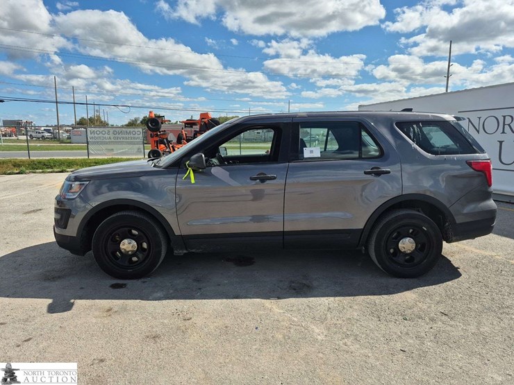 2019-ford-explorer-image-8