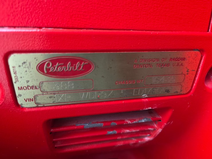 #1408-•-2014-peterbilt-388-sleeper-cab-truck-tractor-image-88