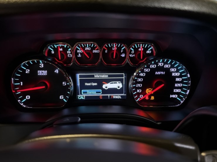 2019-chevrolet-tahoe-image-25