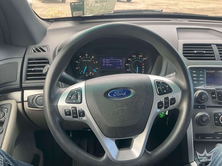 2013-ford-explorer-image-8