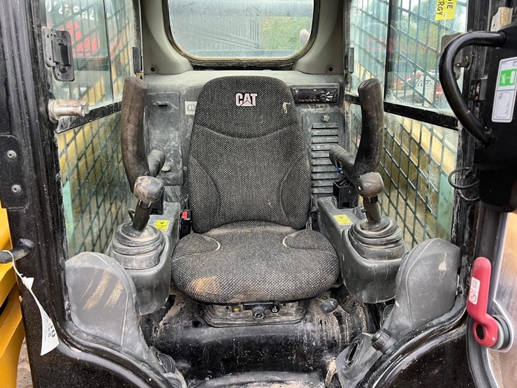 2017-caterpillar-259d-image-18