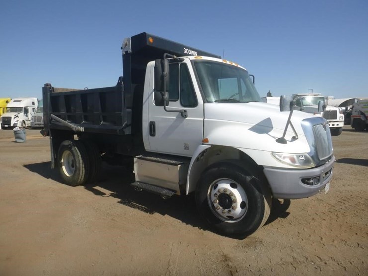 2016-international-durastar-4300-image-2