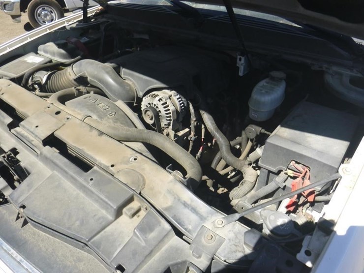 2007-chevrolet-suburban-image-10
