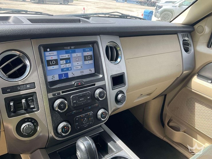 2016-ford-expedition-image-17