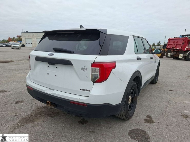 2021-ford-explorer-image-5