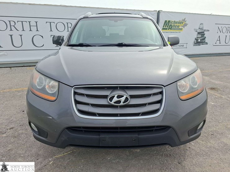 2010-hyundai-santa-fe-image-2