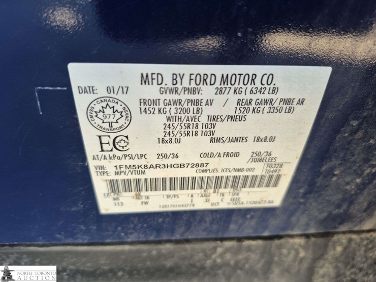 2017-ford-explorer-image-16