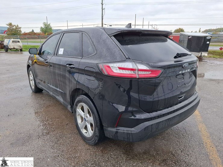2021-ford-edge-image-7