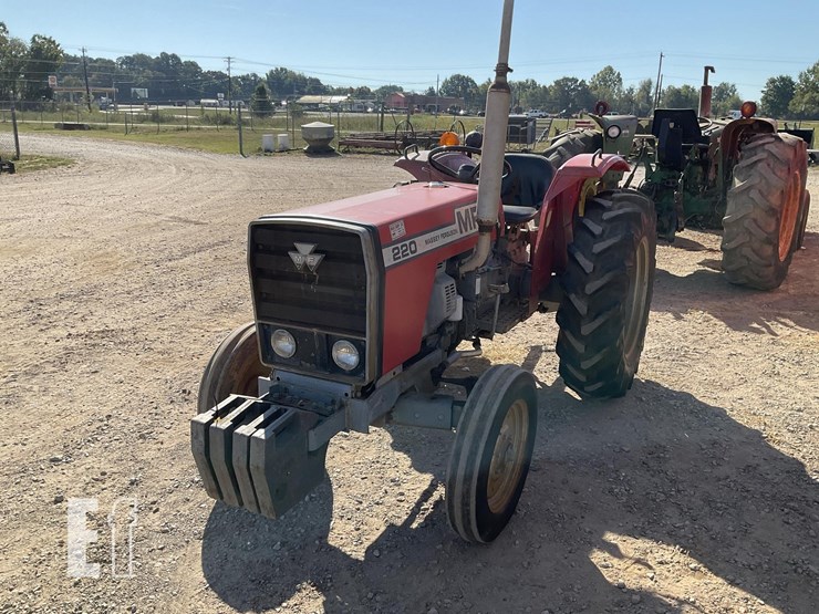 massey-ferguson-220-image-1