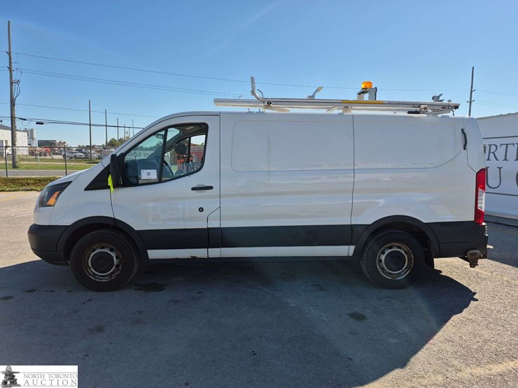 2015-ford-transit-image-8