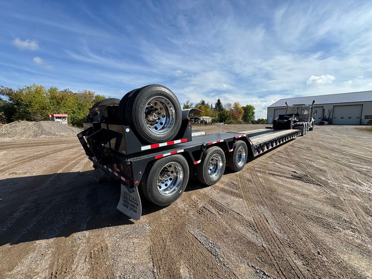 2022-globe-lowboy-image-5