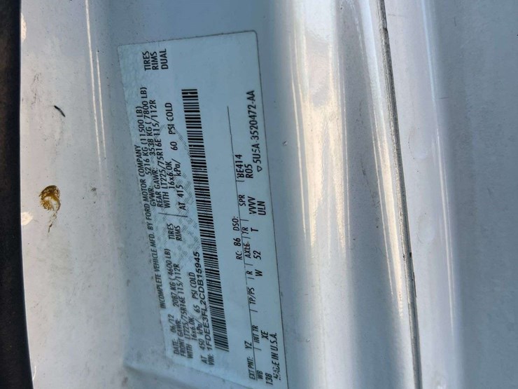 2012-ford-e350-image-10