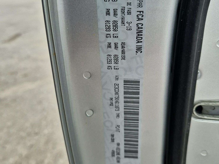 2019-dodge-charger-image-16
