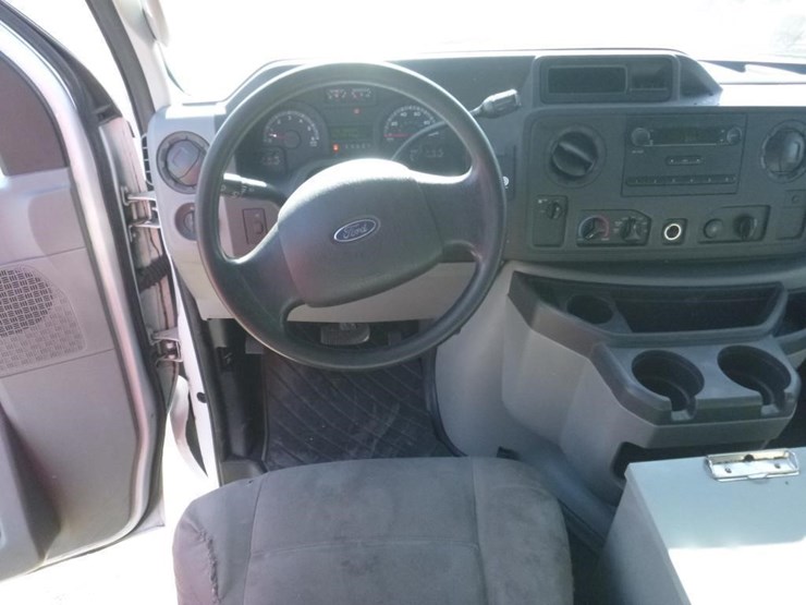 2011-ford-cargo-image-8