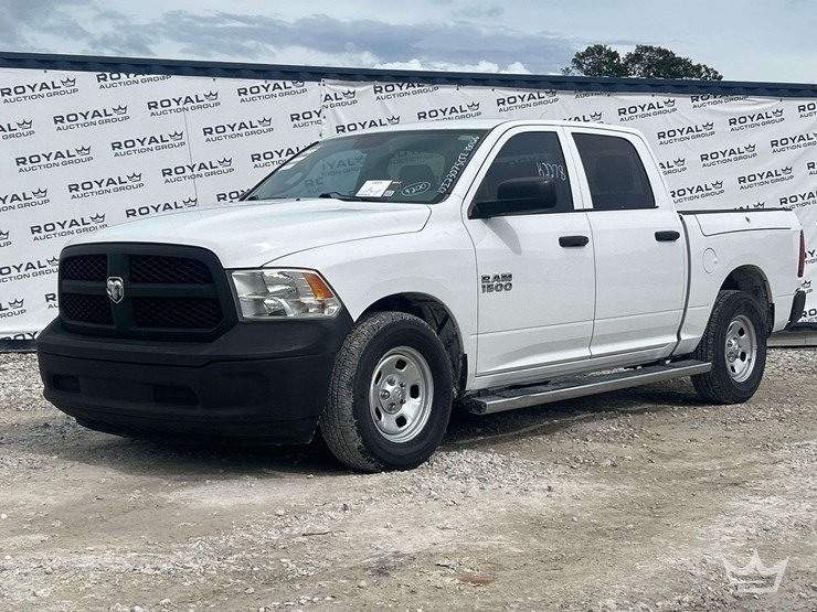 2015-dodge-1500-image-1