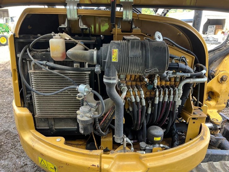 2012-caterpillar-303-image-17