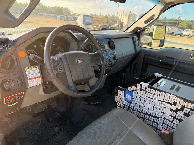 2012-ford-f550-image-11