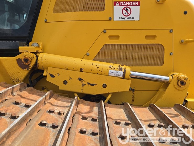 2024-komatsu-d71pxi-24-image-26