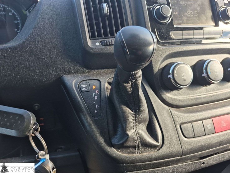 2019-ram-promaster-cargo-van-image-19