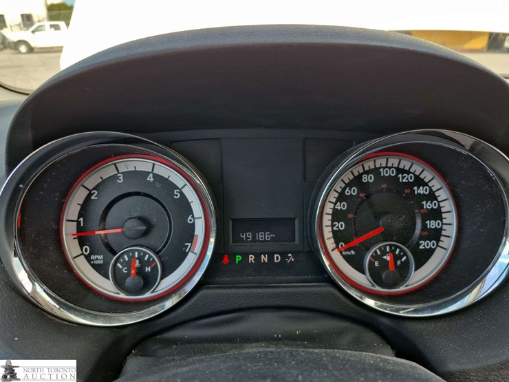 2011-dodge-grand-caravan-se-image-11