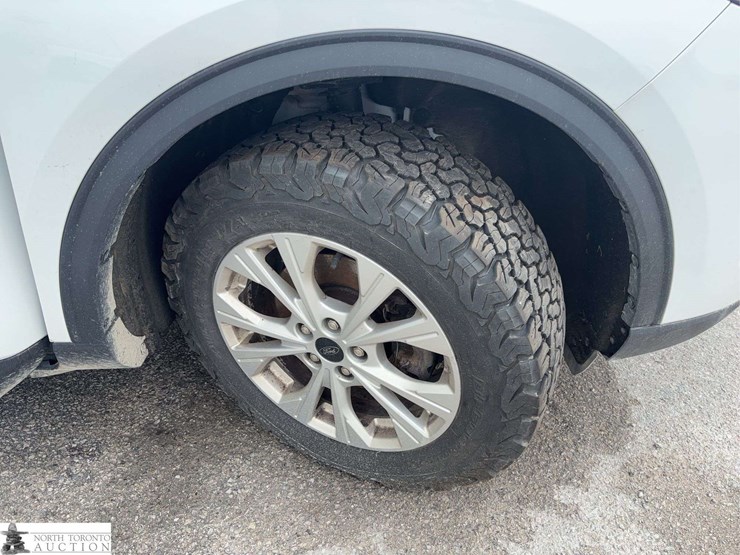 2023-ford-escape-image-24