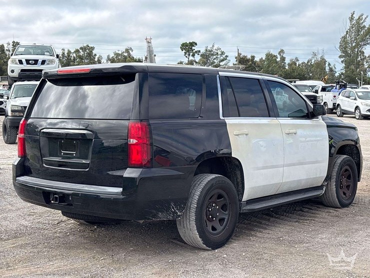 2018-chevrolet-tahoe-image-3