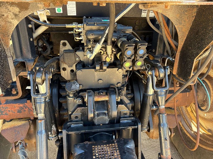 2004-new-holland-ts100a-image-20