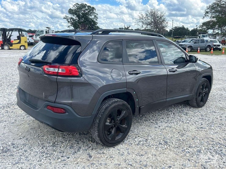 2018-jeep-cherokee-image-3