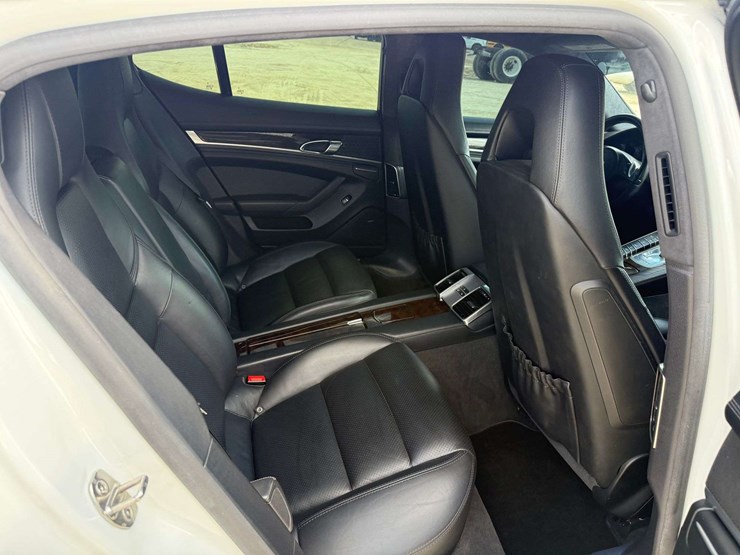 2016-porshe-panamera-4-door-hatchback-(132,955-miles)-image-26