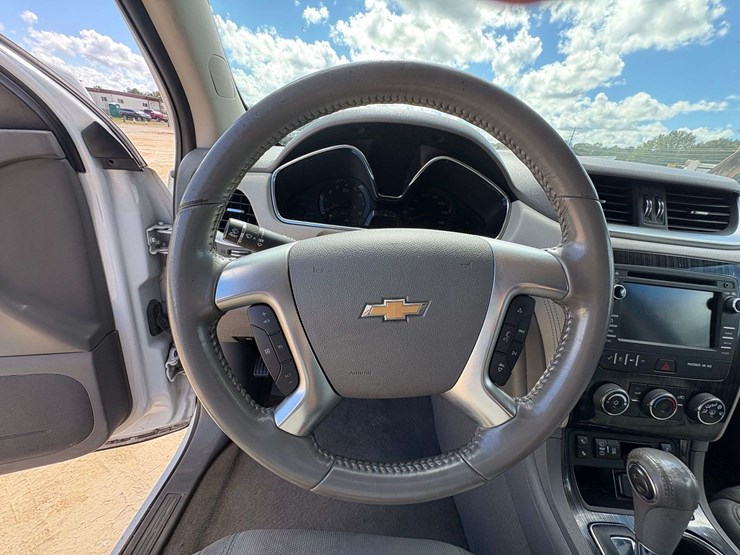 2017-chevrolet-traverse-image-9