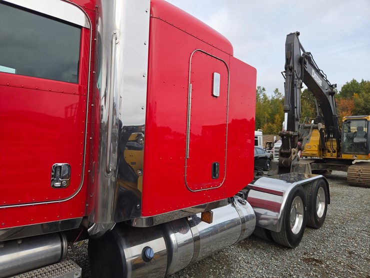#1408-•-2014-peterbilt-388-sleeper-cab-truck-tractor-image-21