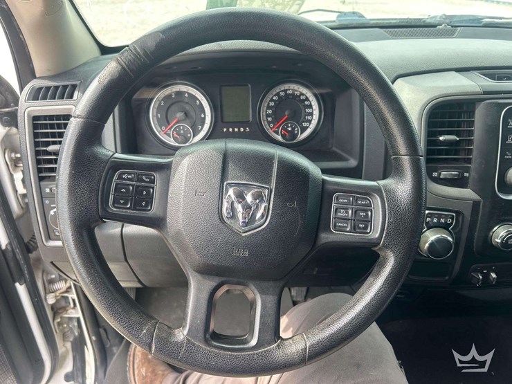 2015-dodge-1500-image-12