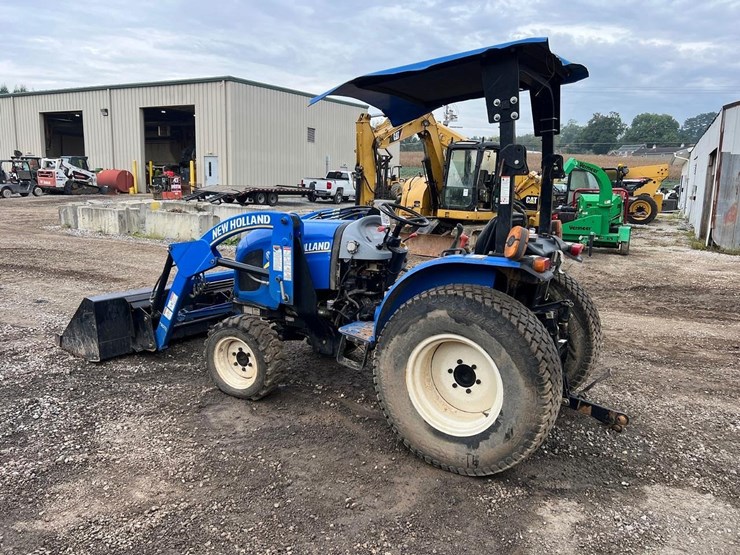2015-new-holland-workmaster-33-image-2