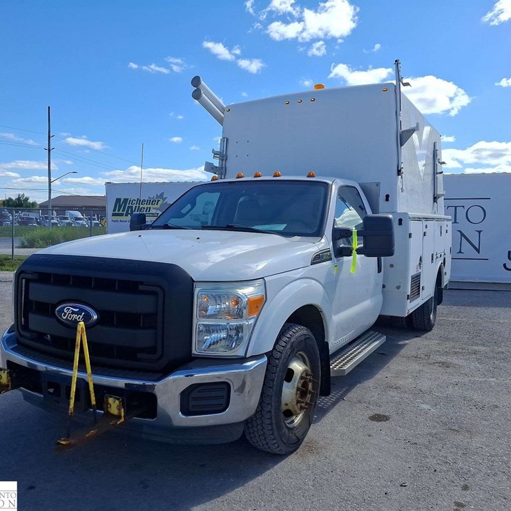 2011 FORD F350