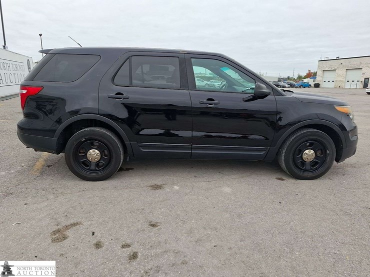 2015-ford-explorer-image-4