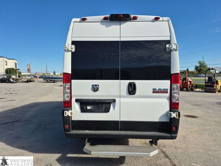 2019-ram-promaster-cargo-van-image-6