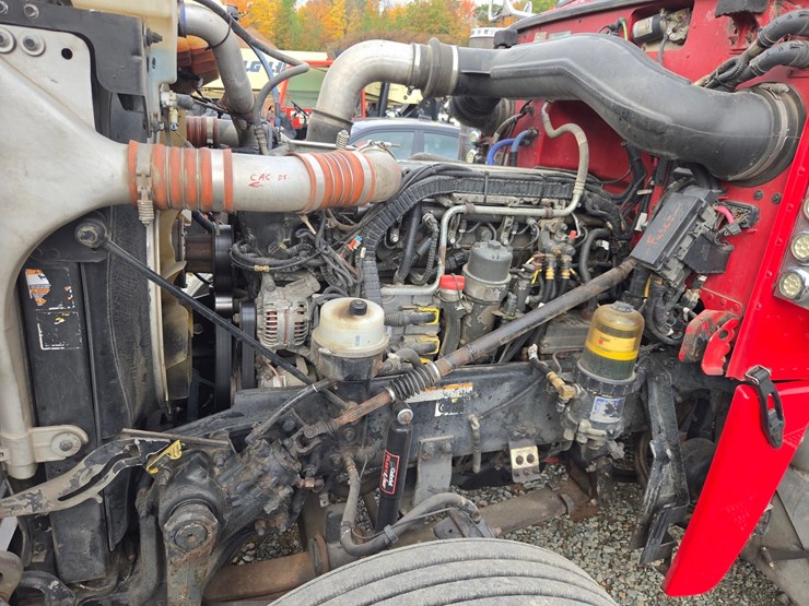#1408-•-2014-peterbilt-388-sleeper-cab-truck-tractor-image-42