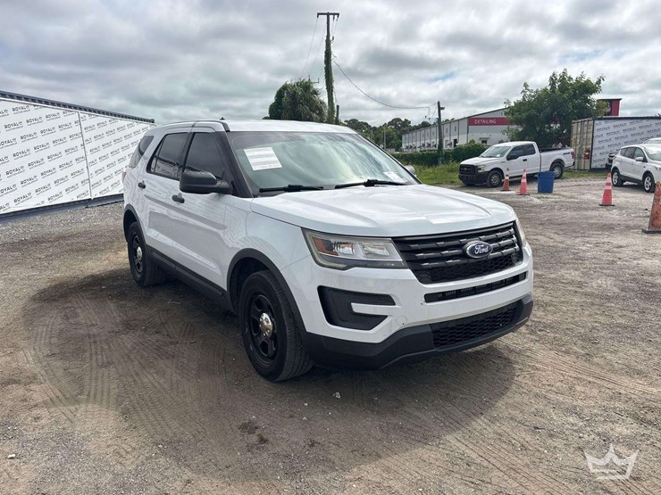 2018-ford-explorer-image-2