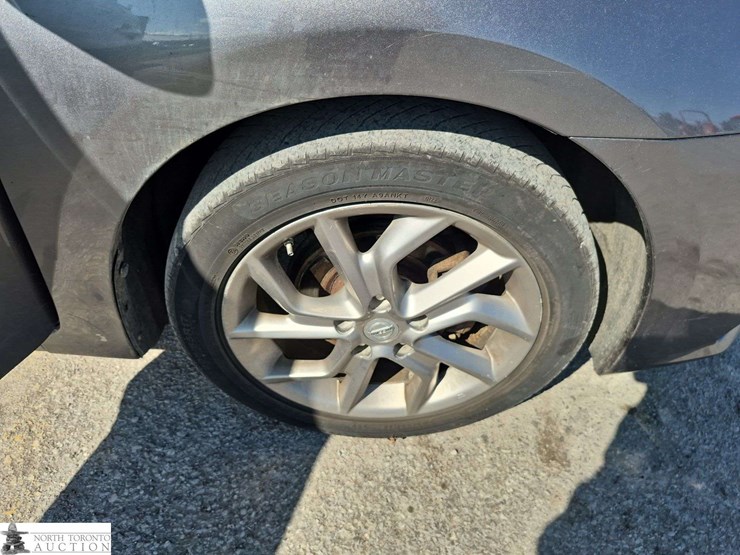 2018-nissan-sentra-sv-4dr-sedan-image-32