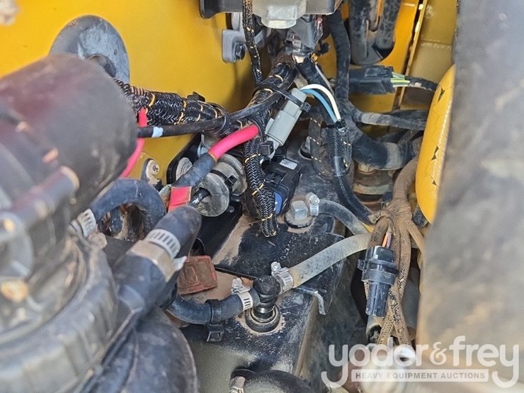 2019-caterpillar-259d3-image-37