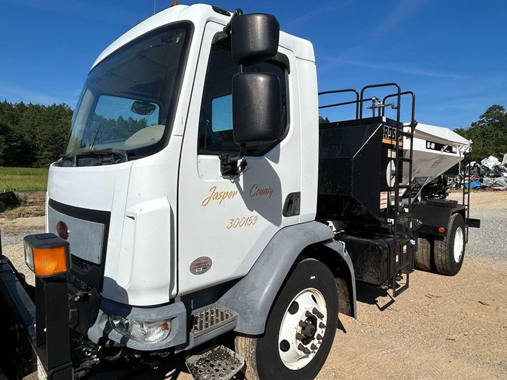 2015-peterbilt-220-image-8