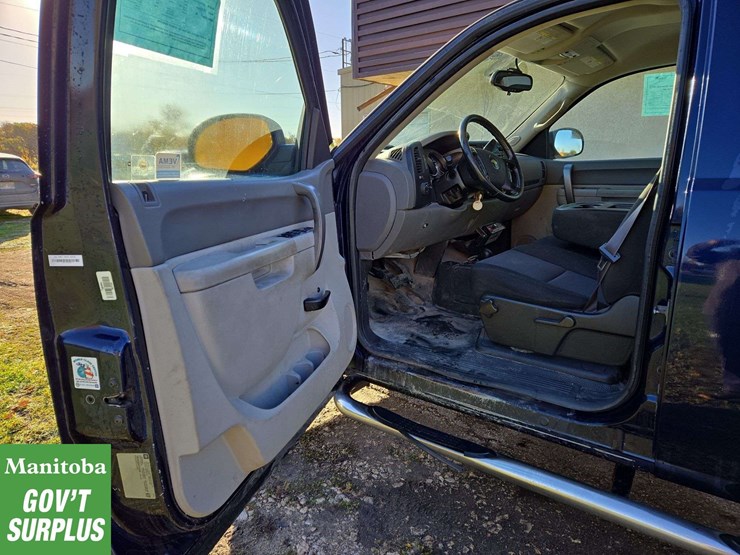 2012-chevrolet-silverado-2500hd-image-15