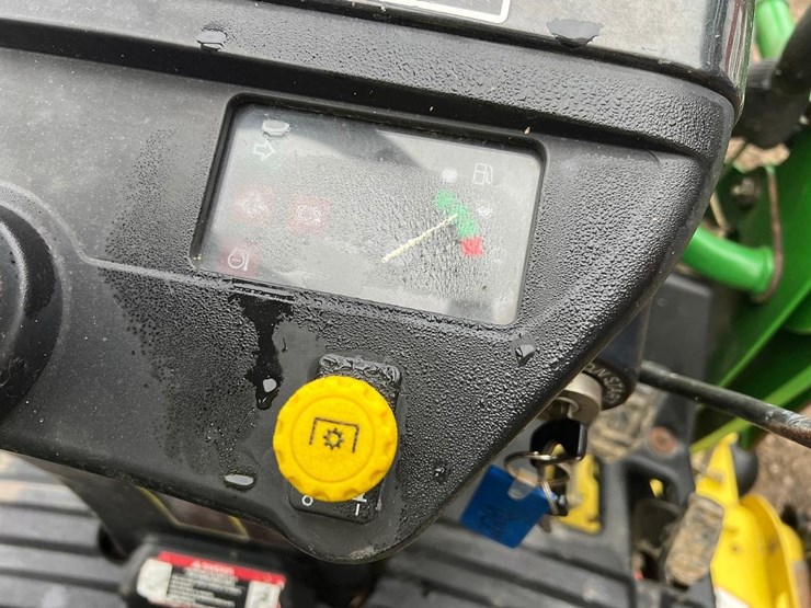 john-deere-2210-image-25