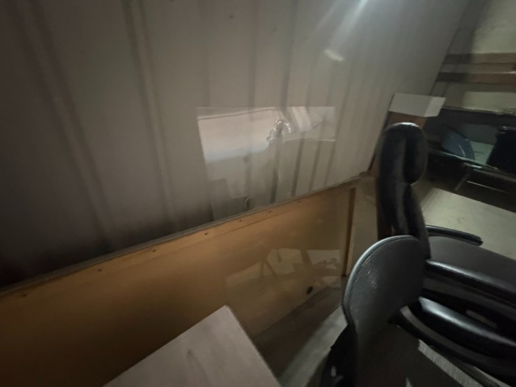 #42120-•-lot-of-desk,-chairs,-&-miscellaneous-image-8