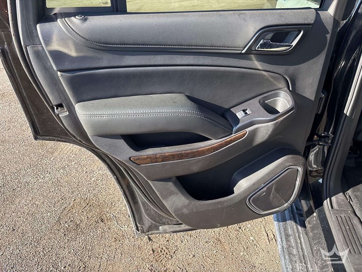 2019-chevrolet-tahoe-image-18