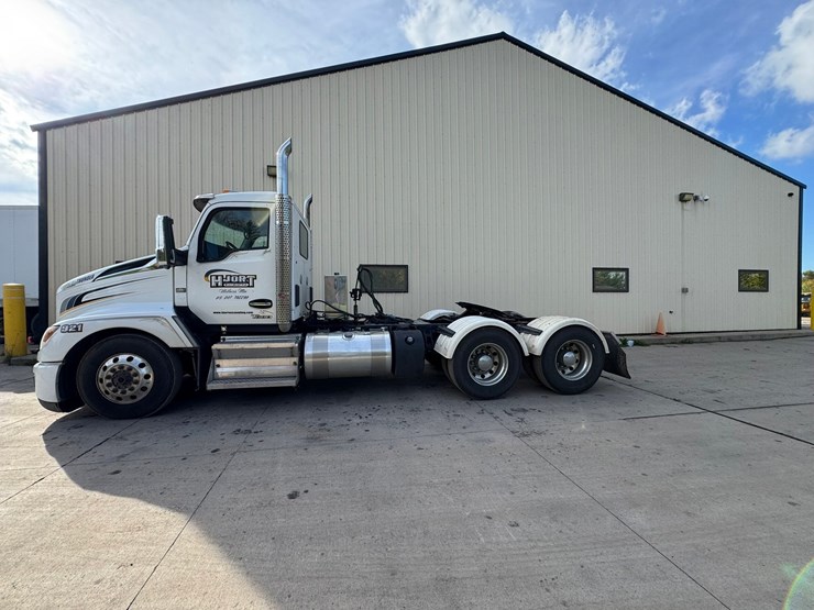 2022-kenworth-t680-image-2